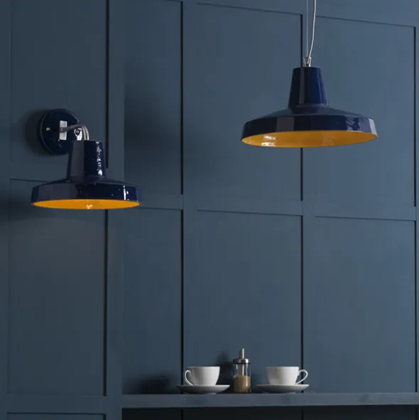 Rossi applique in maiolica toscana